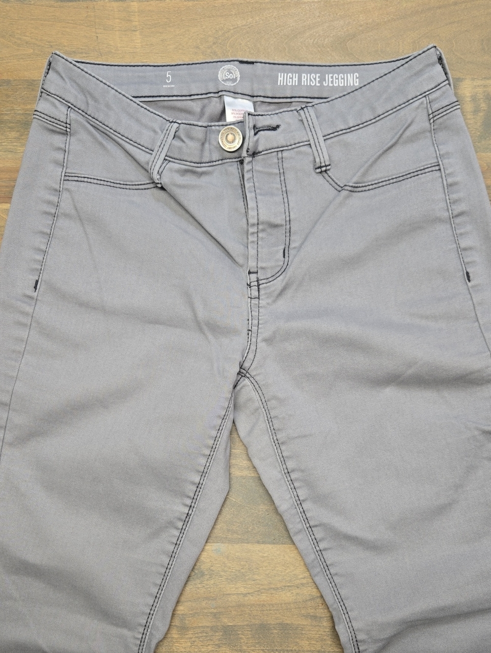 SO High Rise Jeggings in Light Grey